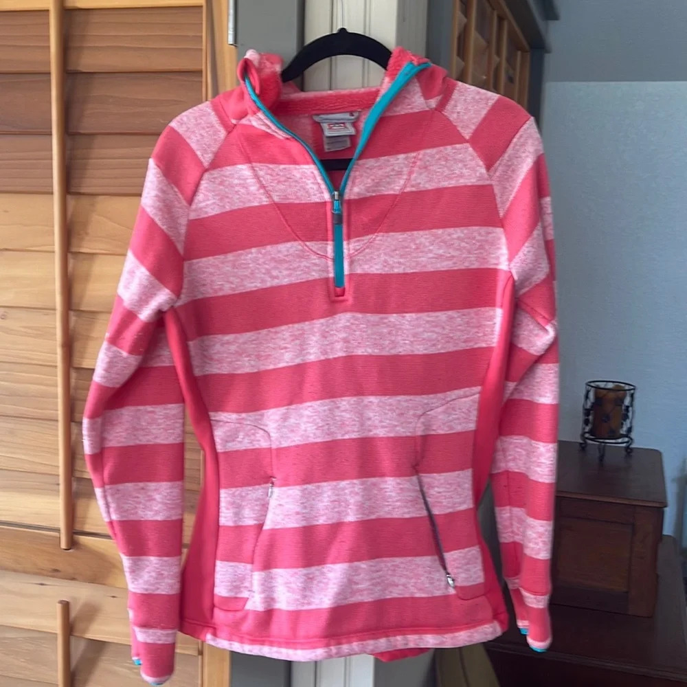 Avalanche melon colored striped half zip fleece size M